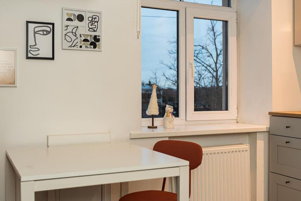 Апартамент Cute With A View Over The Rooftops And Free Parking In The Area Рига