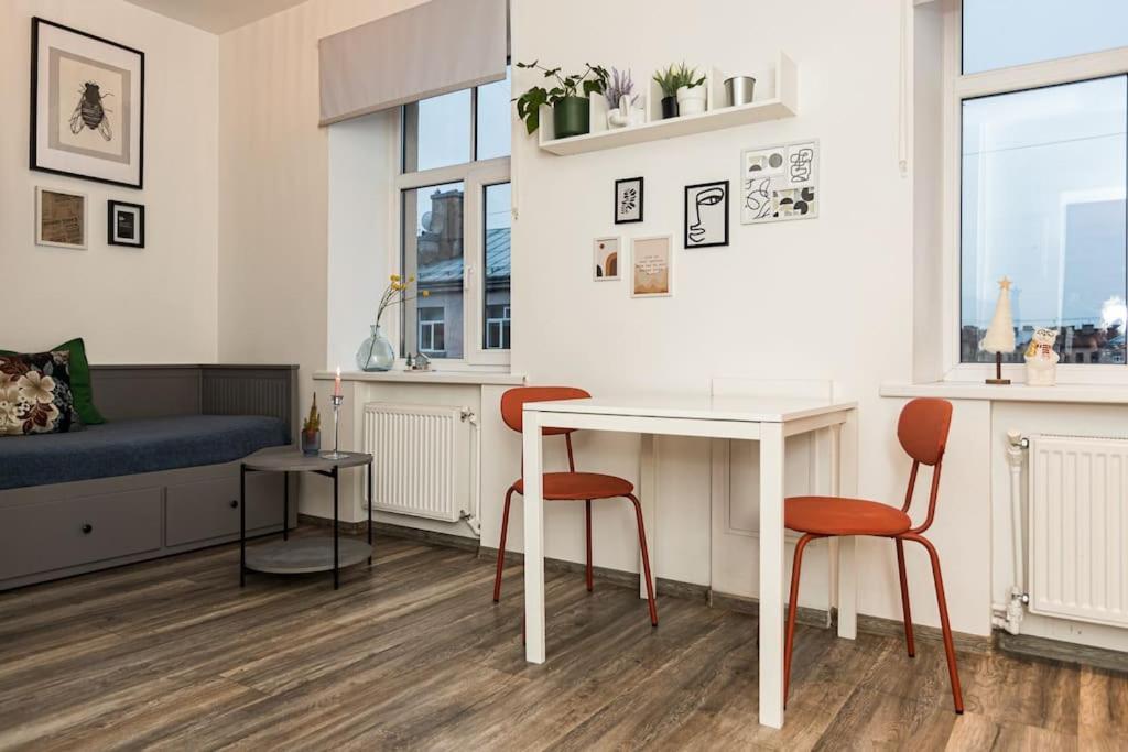 Cute With A View Over The Rooftops And Free Parking In The Area Апартамент *