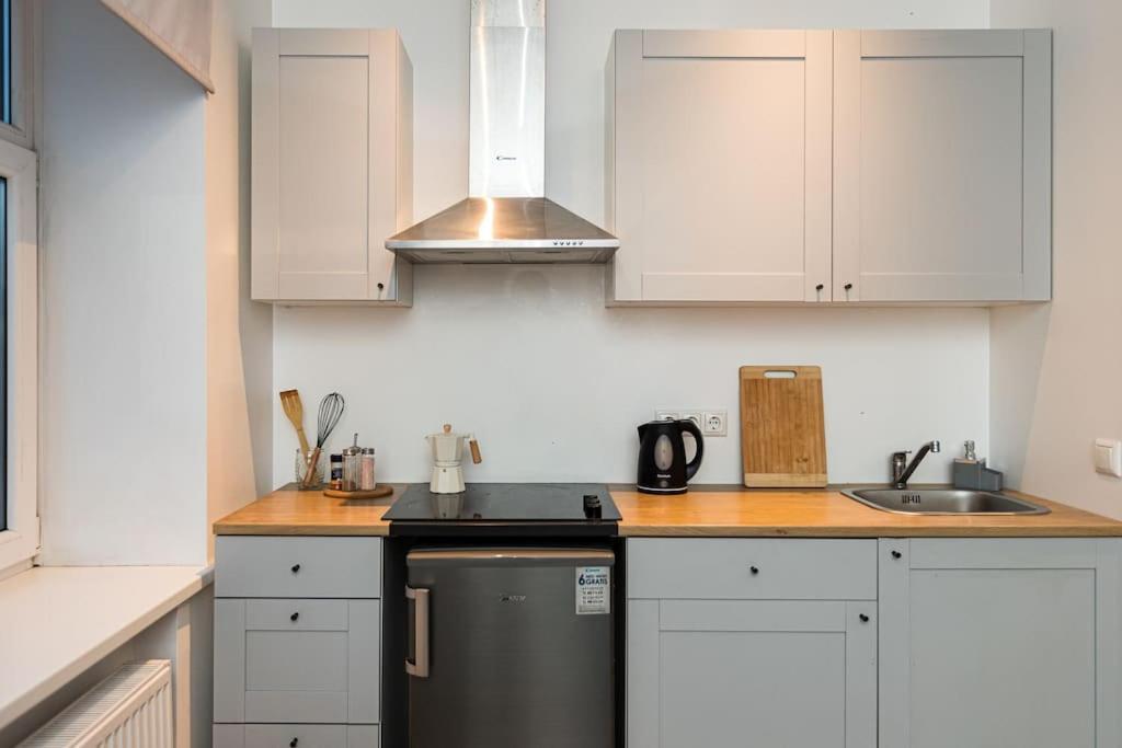 Cute With A View Over The Rooftops And Free Parking In The Area Huoneisto