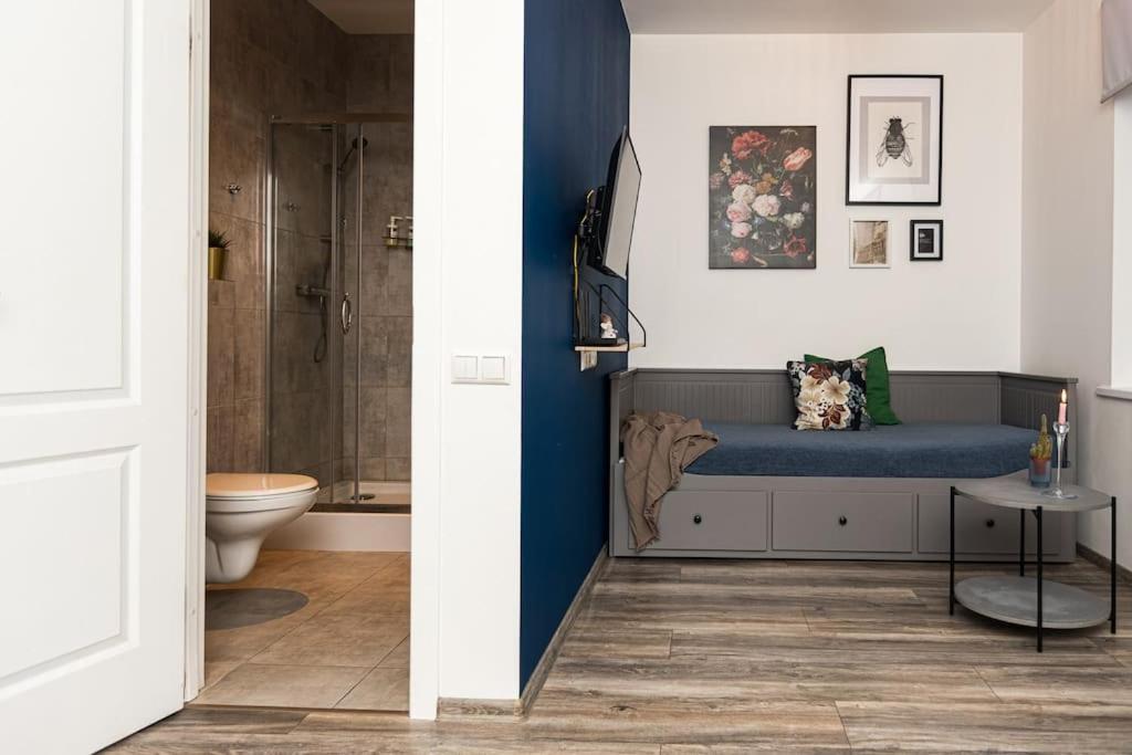 Cute With A View Over The Rooftops And Free Parking In The Area Huoneisto