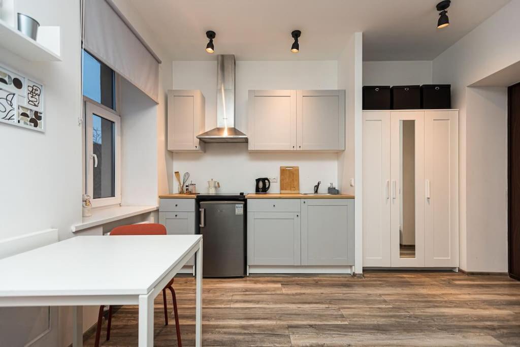 Cute With A View Over The Rooftops And Free Parking In The Area Huoneisto